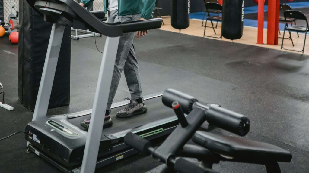 Know How fast should a 70 year old walk on a treadmill