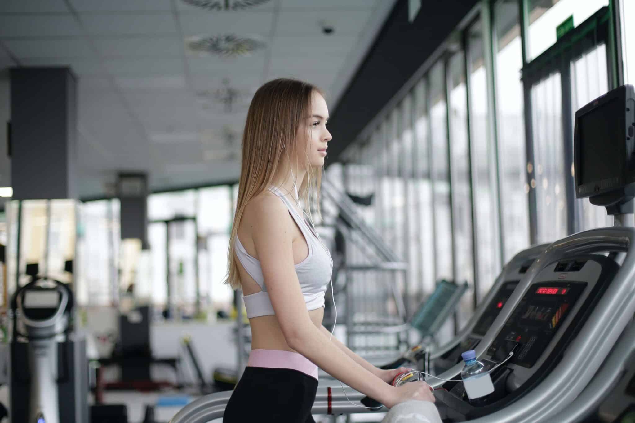Choosing the Best Treadmill with Screen will help you doing workouts